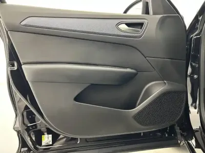 Photo 35 Renault Arkana  TCe 140 EDC - 23