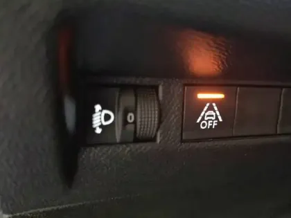 Photo 29 Peugeot 208  PureTech 75 S&S BVM5