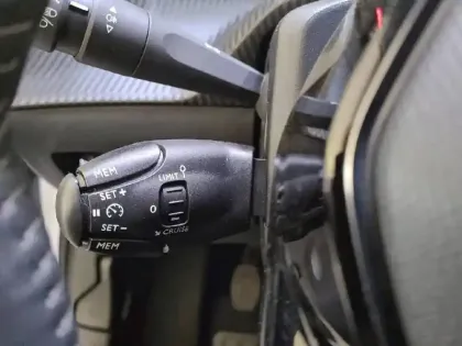 Photo 26 Peugeot 208  PureTech 75 S&S BVM5