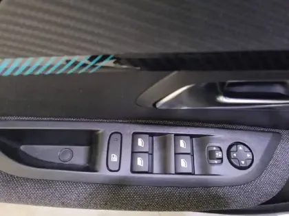 Photo 62 Peugeot 208  PureTech 75 S&S BVM5