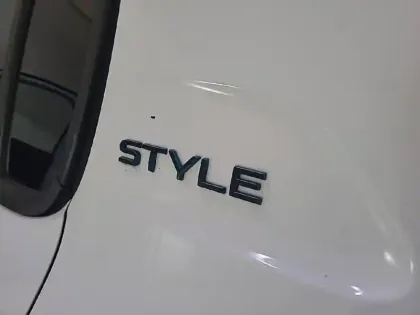 Photo 63 Peugeot 208  PureTech 75 S&S BVM5