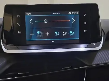 Photo 20 Peugeot 208  PureTech 75 S&S BVM5