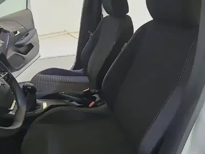 Photo 42 Peugeot 208  PureTech 75 S&S BVM5