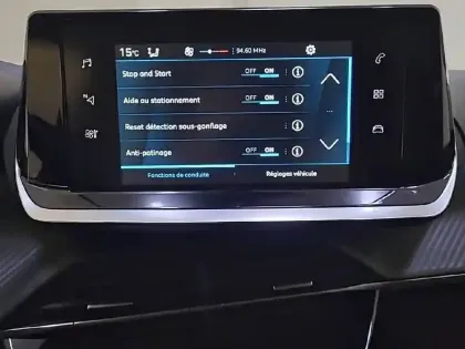 Photo 21 Peugeot 208  PureTech 75 S&S BVM5