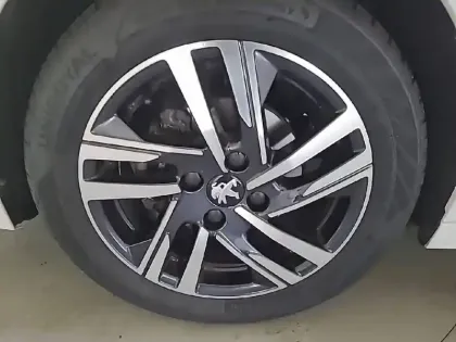 Photo 44 Peugeot 208  PureTech 75 S&S BVM5