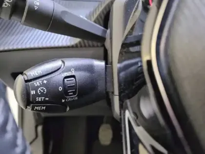 Photo 25 Peugeot 208  PureTech 75 S&S BVM5