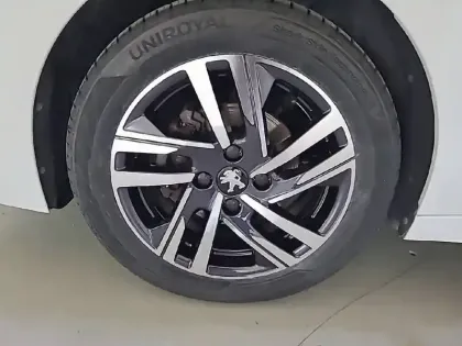 Photo 12 Peugeot 208  PureTech 75 S&S BVM5