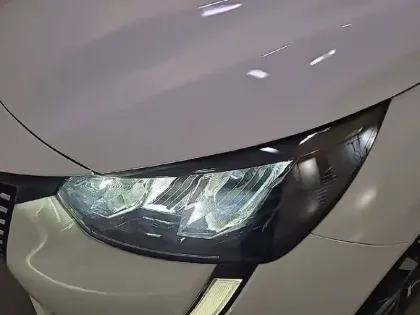 Photo 15 Peugeot 208  PureTech 75 S&S BVM5