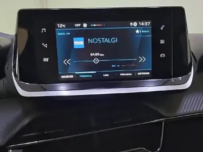 Photo 48 Peugeot 208  PureTech 75 S&S BVM5