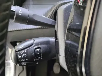 Photo 55 Peugeot 208  PureTech 75 S&S BVM5