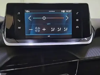 Photo 19 Peugeot 208  PureTech 75 S&S BVM5