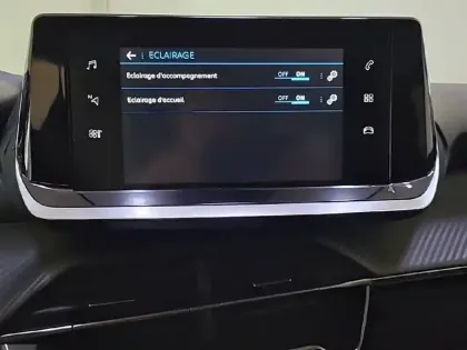 Photo 52 Peugeot 208  PureTech 75 S&S BVM5