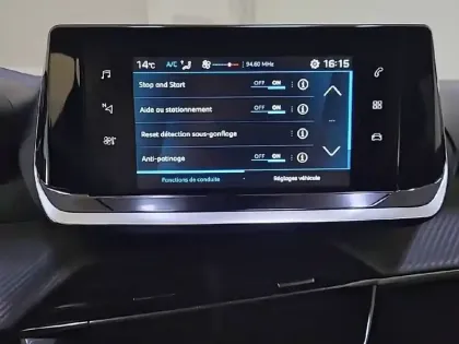 Photo 20 Peugeot 208  PureTech 75 S&S BVM5