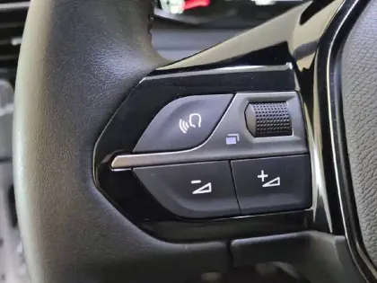 Photo 57 Peugeot 208  PureTech 75 S&S BVM5