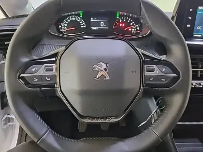 Photo 8 Peugeot 208  PureTech 75 S&S BVM5