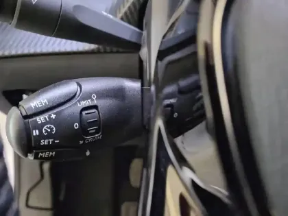 Photo 56 Peugeot 208  PureTech 75 S&S BVM5