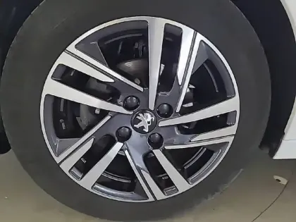 Photo 12 Peugeot 208  PureTech 75 S&S BVM5