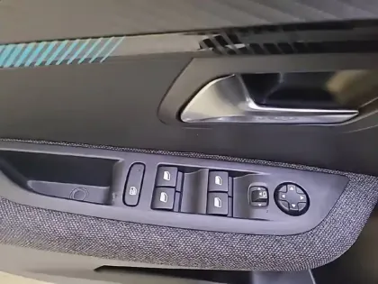 Photo 60 Peugeot 208  PureTech 75 S&S BVM5