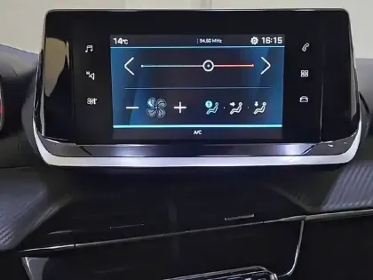 Photo 50 Peugeot 208  PureTech 75 S&S BVM5