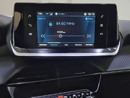 Photo 49 Peugeot 208  PureTech 75 S&S BVM5