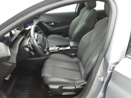 Photo 10 Peugeot 208  Hybrid 136 e-DCS6