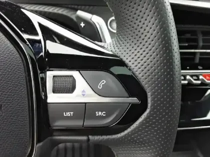 Photo 21 Peugeot 208  Hybrid 136 e-DCS6