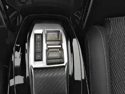 Photo 13 Peugeot 208  Hybrid 136 e-DCS6