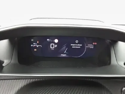 Photo 9 Peugeot 208  Hybrid 136 e-DCS6