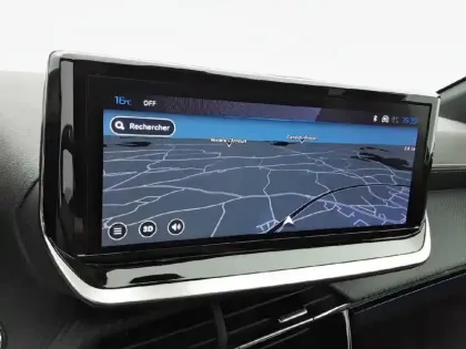 Photo 18 Peugeot 208  Hybrid 136 e-DCS6