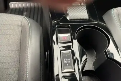 Photo 16 Peugeot 2008  BlueHDi 130 S&S EAT8