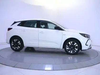 Photo 3 Opel Grandland  1.2 Turbo 130 ch