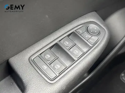 Photo 74 Renault Arkana  E-Tech 145 - 23