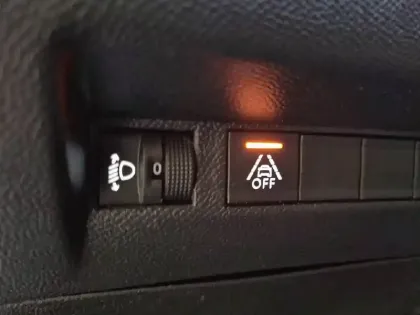 Photo 28 Peugeot 208  PureTech 75 S&S BVM5