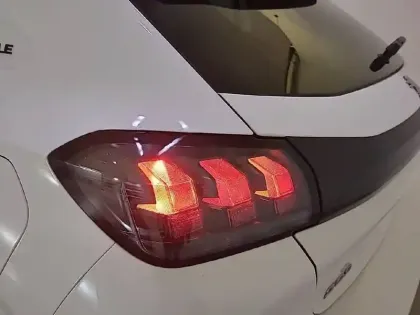 Photo 16 Peugeot 208  PureTech 75 S&S BVM5