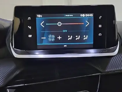 Photo 19 Peugeot 208  PureTech 75 S&S BVM5