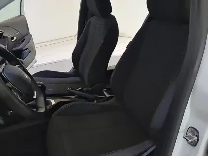 Photo 41 Peugeot 208  PureTech 75 S&S BVM5