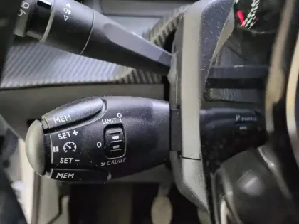 Photo 25 Peugeot 208  PureTech 75 S&S BVM5