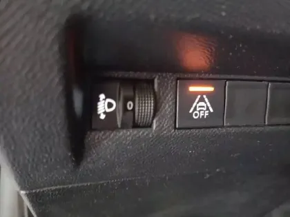 Photo 59 Peugeot 208  PureTech 75 S&S BVM5