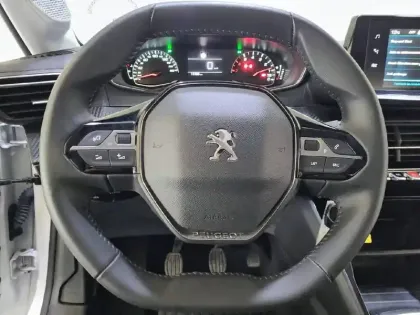 Photo 8 Peugeot 208  PureTech 75 S&S BVM5