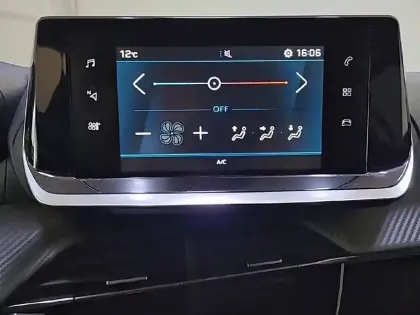 Photo 19 Peugeot 208  PureTech 75 S&S BVM5