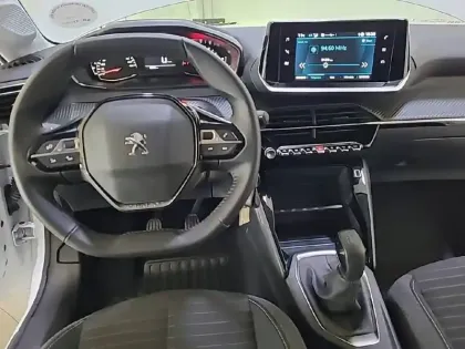Photo 37 Peugeot 208  PureTech 75 S&S BVM5