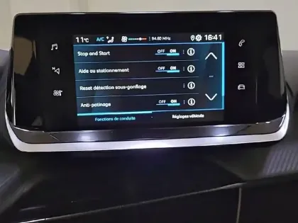 Photo 20 Peugeot 208  PureTech 75 S&S BVM5