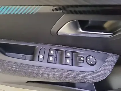 Photo 28 Peugeot 208  PureTech 75 S&S BVM5