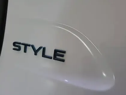 Photo 29 Peugeot 208  PureTech 75 S&S BVM5