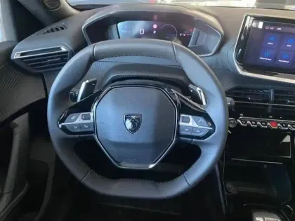 Photo 7 Peugeot 2008  Hybrid 145 e-DCS6