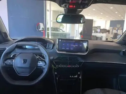 Photo 10 Peugeot 2008  Hybrid 145 e-DCS6