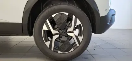 Photo 46 Peugeot 2008  100 S&S BVM6