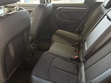 Photo 12 Audi Q3  35 TFSI 150 ch S tronic 7