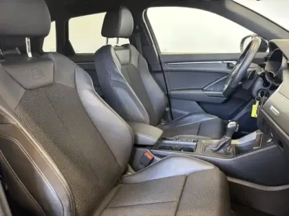 Photo 11 Audi Q3  35 TFSI 150 ch S tronic 7