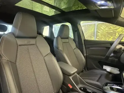 Photo 13 Audi Q4  e-tron 45 285 ch 82 kWh